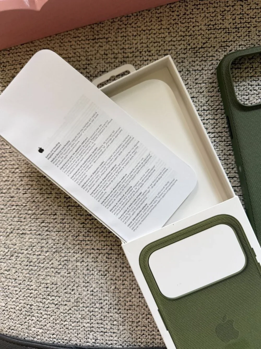 Apple OEM Green tech woven 17 pro max phone case NEW!